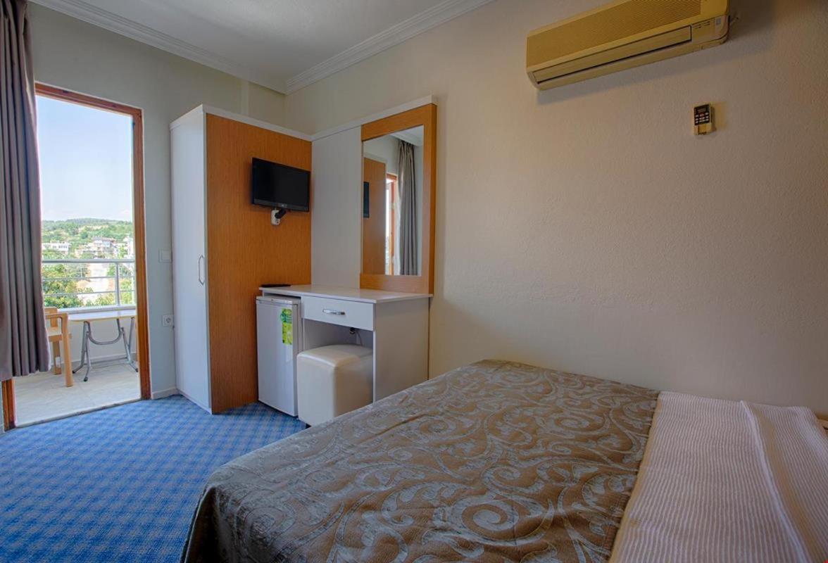 Azak Blue Otel أوكورجالر المظهر الخارجي الصورة